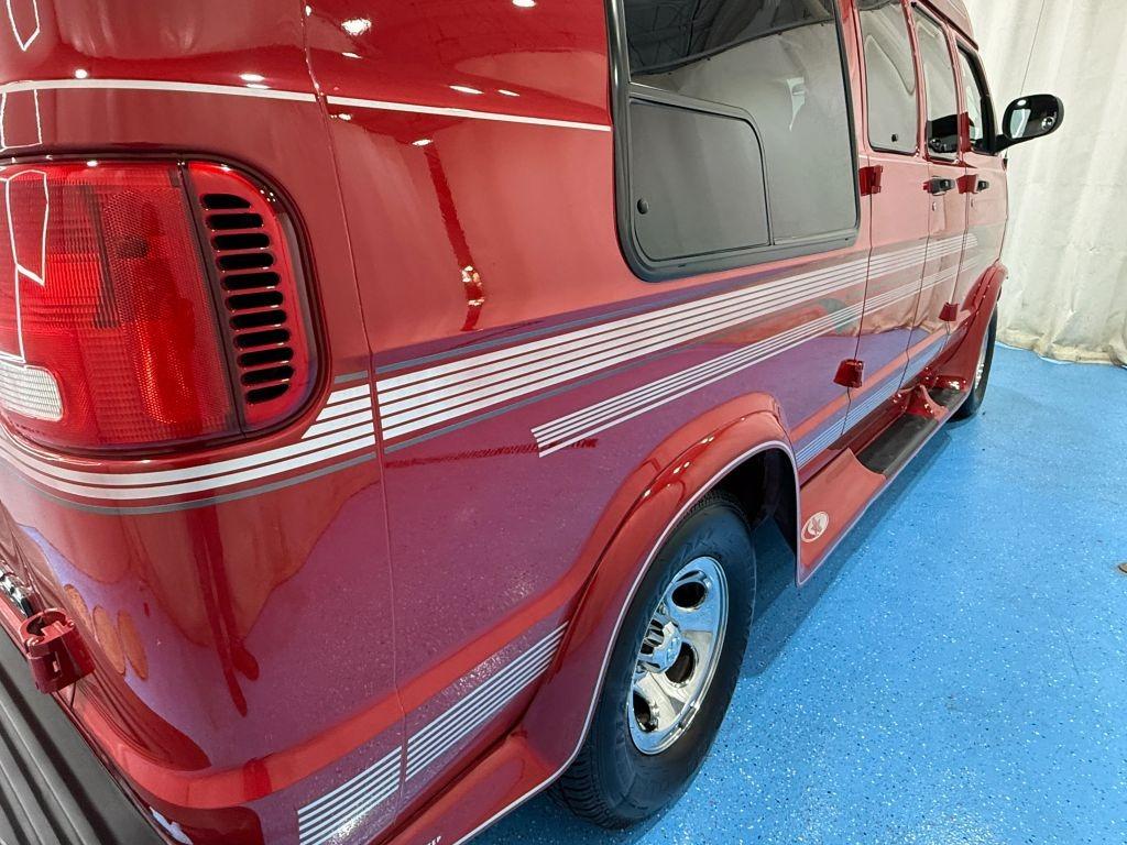 2001 Dodge Ram 1500 Starcraft Van