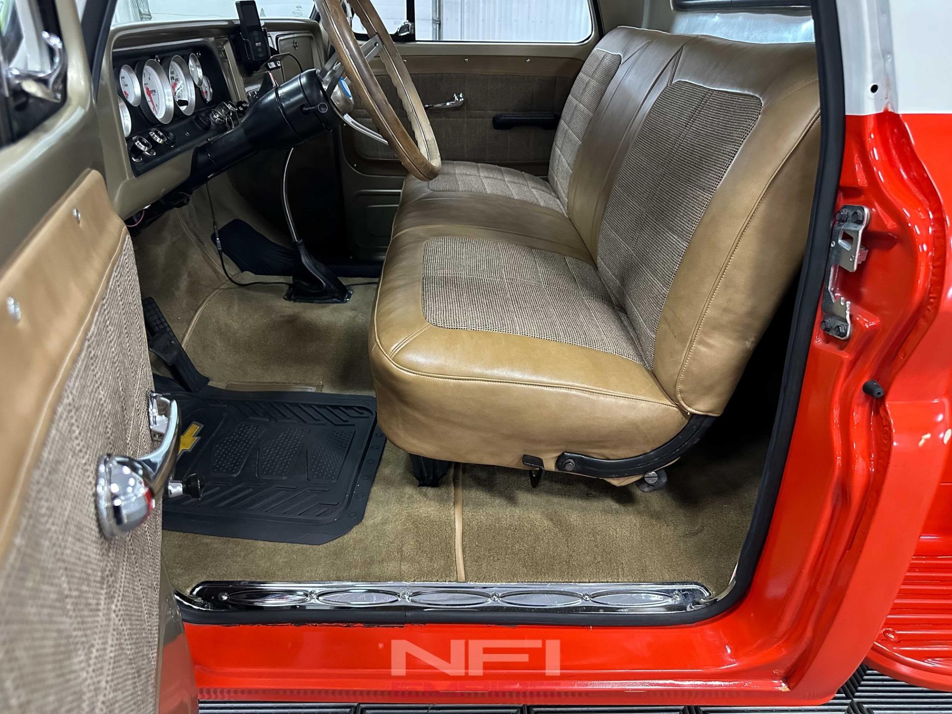 Custom 1965 Chevrolet C10 Stepside