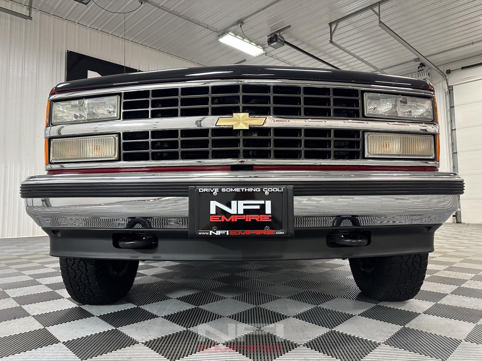 1992 Chevrolet C1500 Regular Cab - 3
