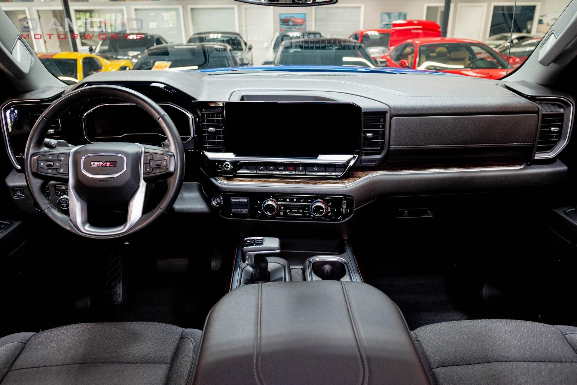 2024 GMC Sierra 1500 Elevation