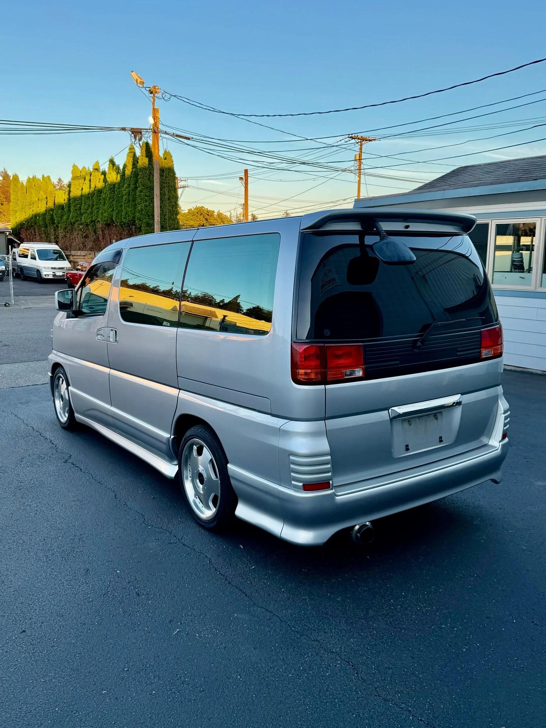 1998 Nissan Elgrand - 3