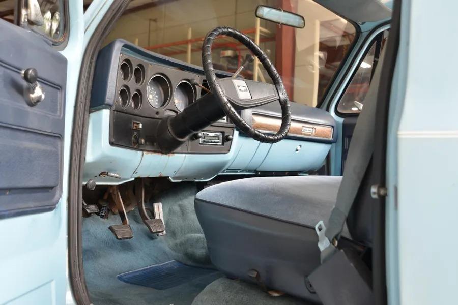 1976 Chevrolet C10 Custom Deluxe - 4