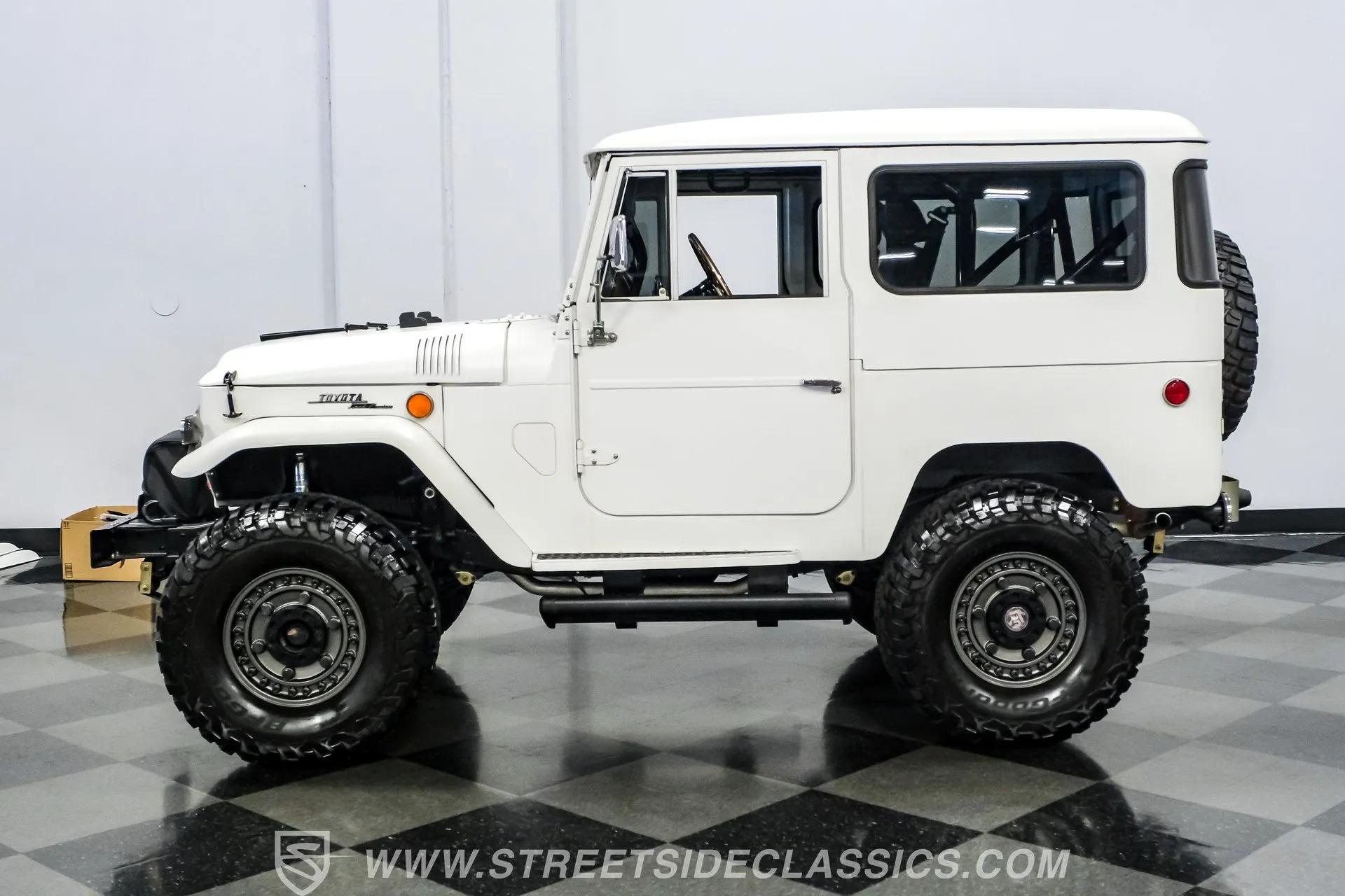 1969 Toyota Land Cruiser FJ40 - 3
