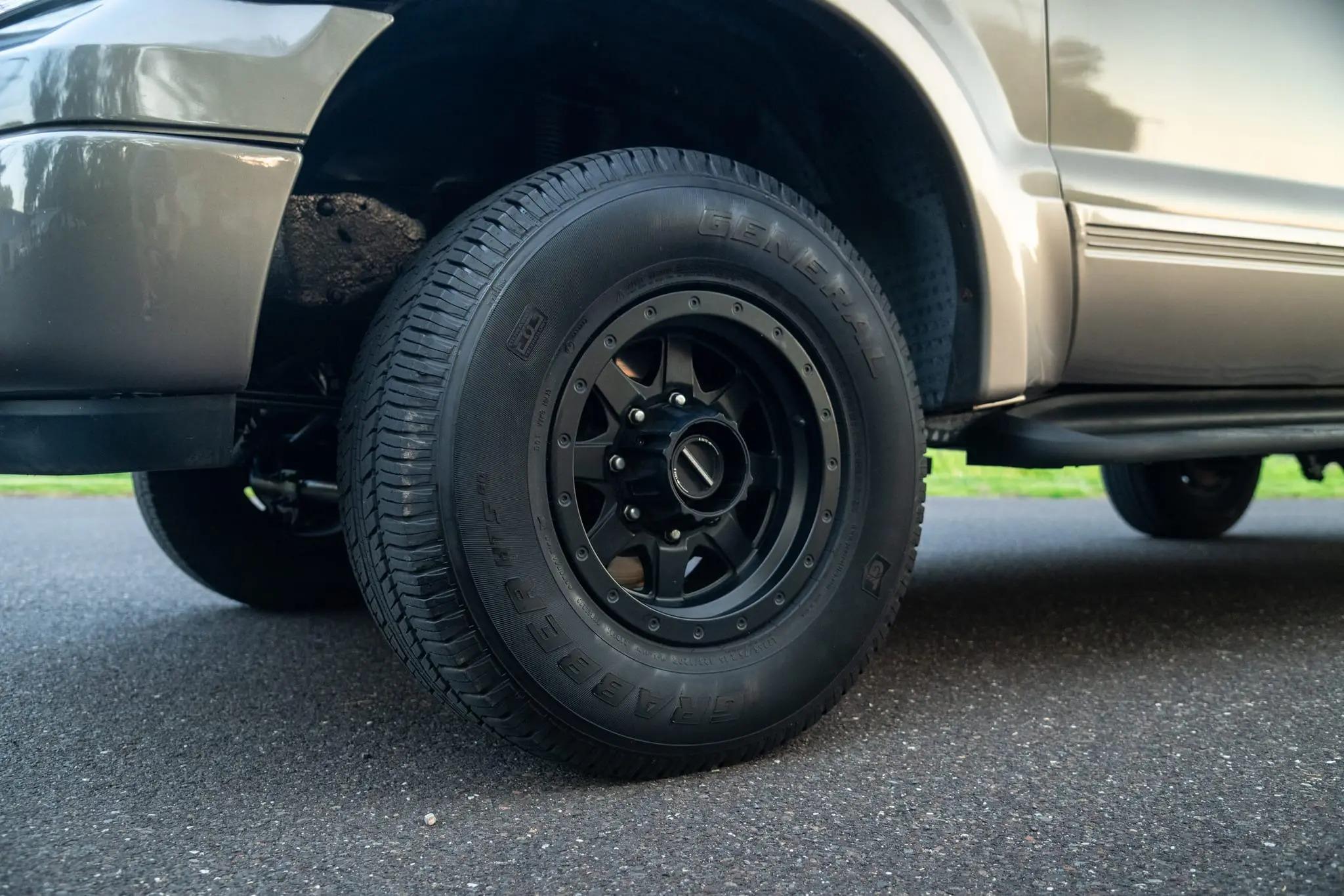 2005 Ford Excursion Eddie Bauer Power Stroke 4×4