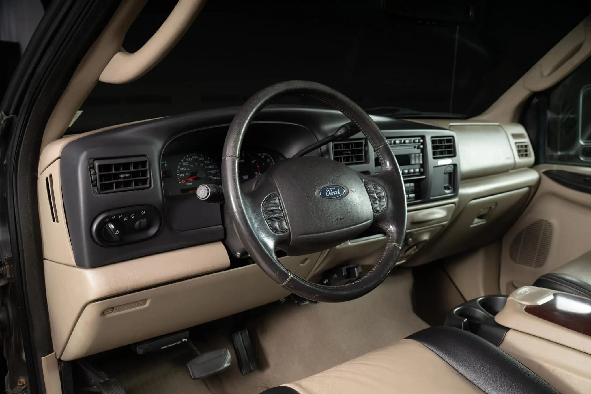 2005 Ford Excursion Eddie Bauer Power Stroke 4×4