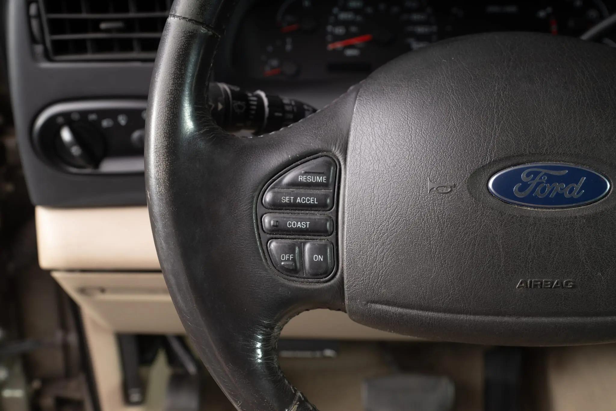 2005 Ford Excursion Eddie Bauer Power Stroke 4×4