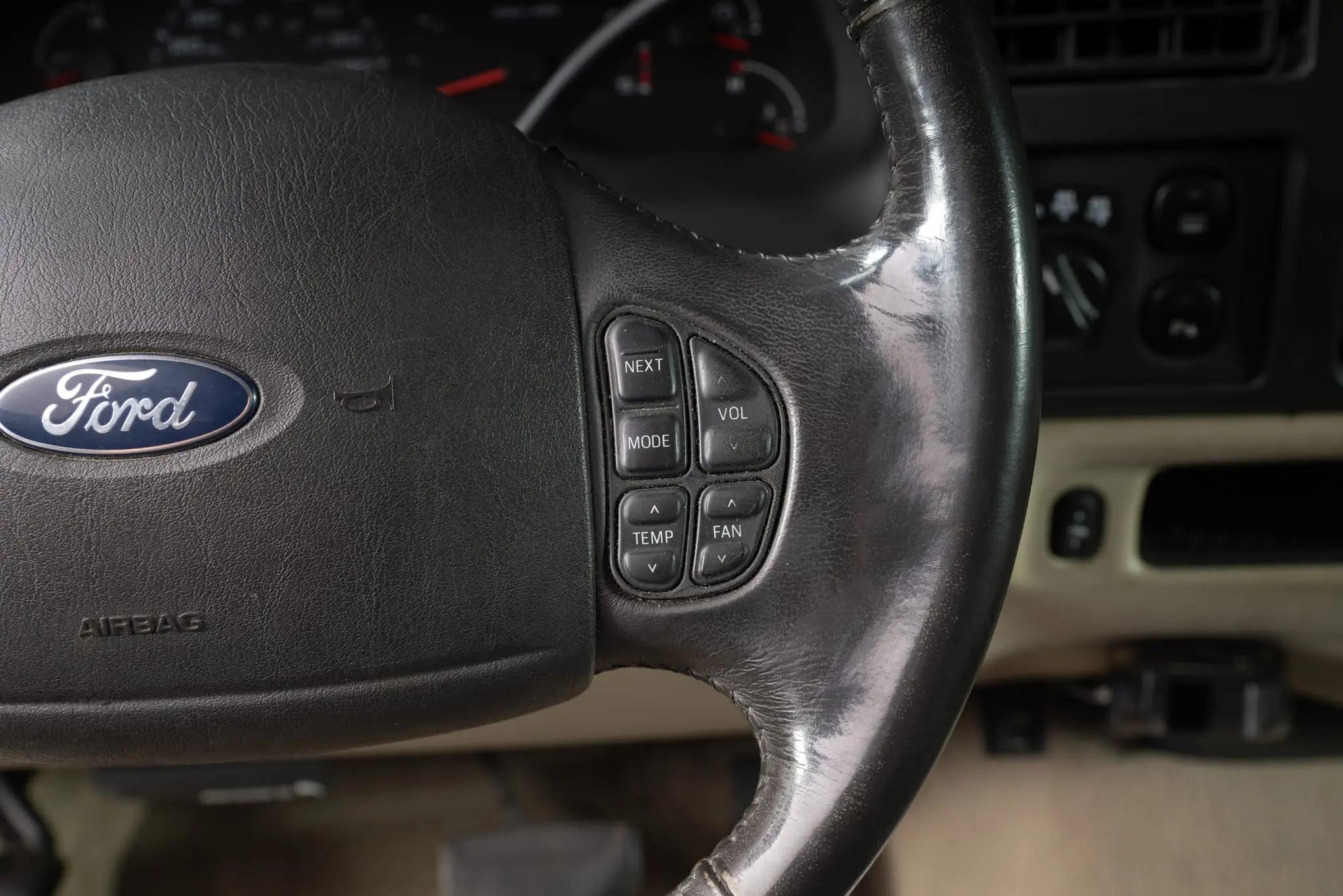 2005 Ford Excursion Eddie Bauer Power Stroke 4×4