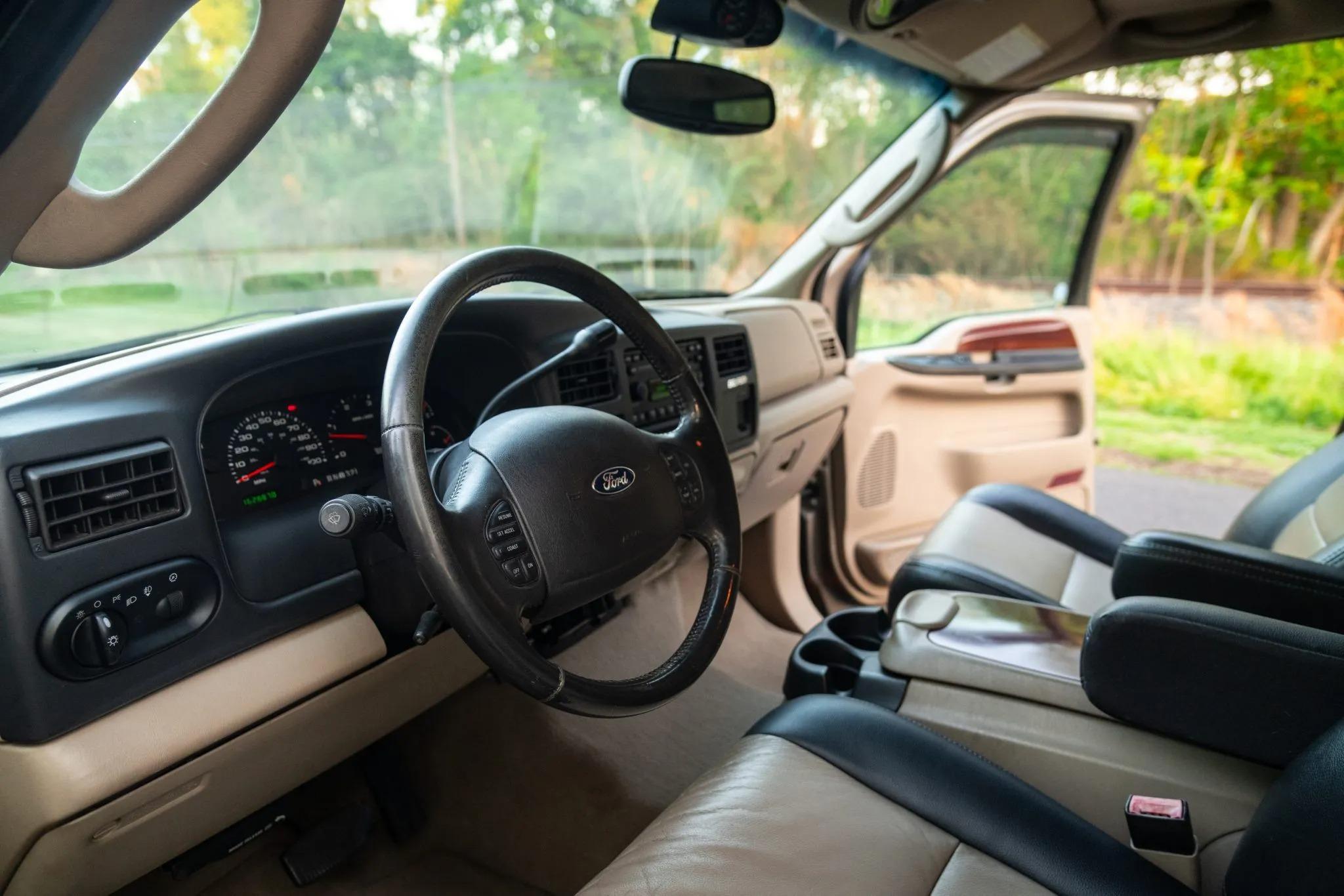 2005 Ford Excursion Eddie Bauer Power Stroke 4×4