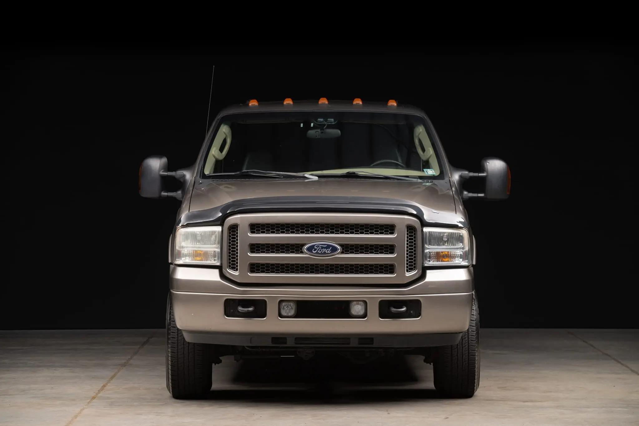 2005 Ford Excursion Eddie Bauer Power Stroke 4×4 - 4