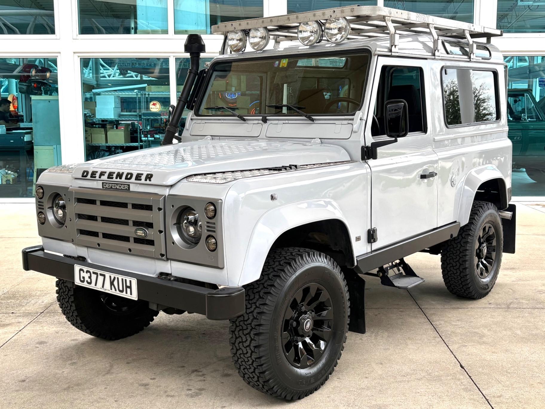 Land Rover Defender