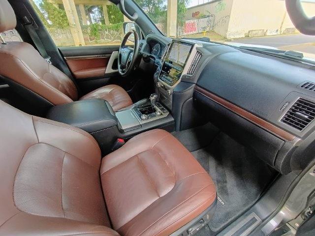 2019 Toyota Land Cruiser