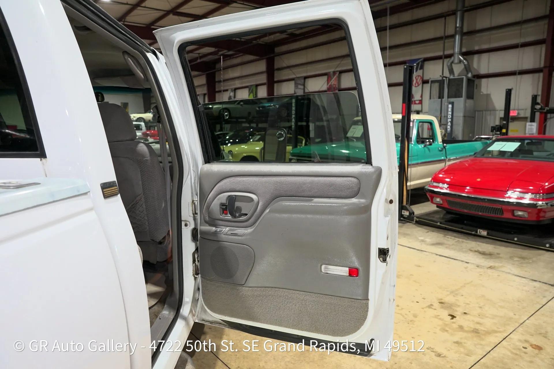 1996 Chevrolet Silverado K3500 4X4 Crew Cab