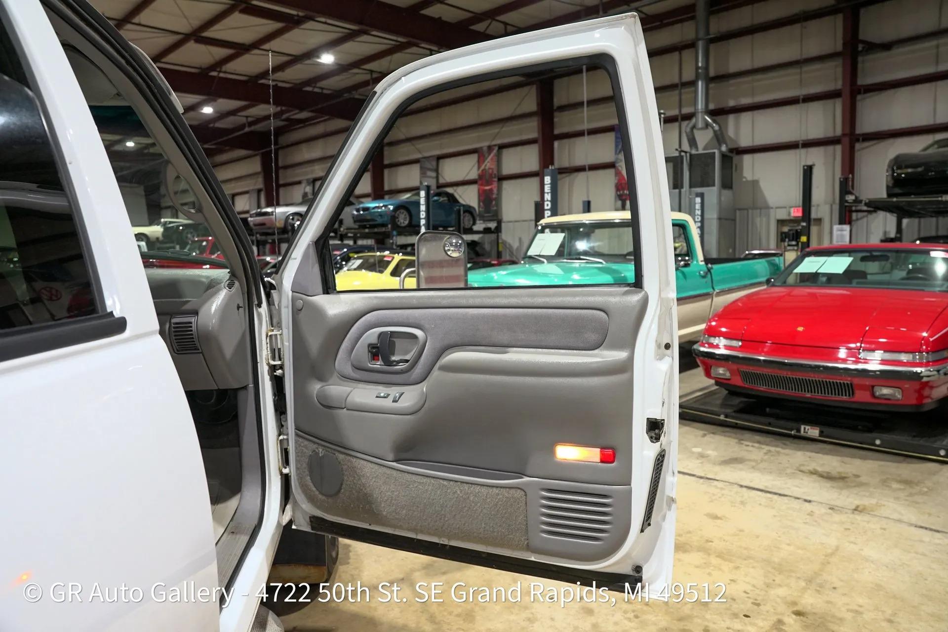 1996 Chevrolet Silverado K3500 4X4 Crew Cab