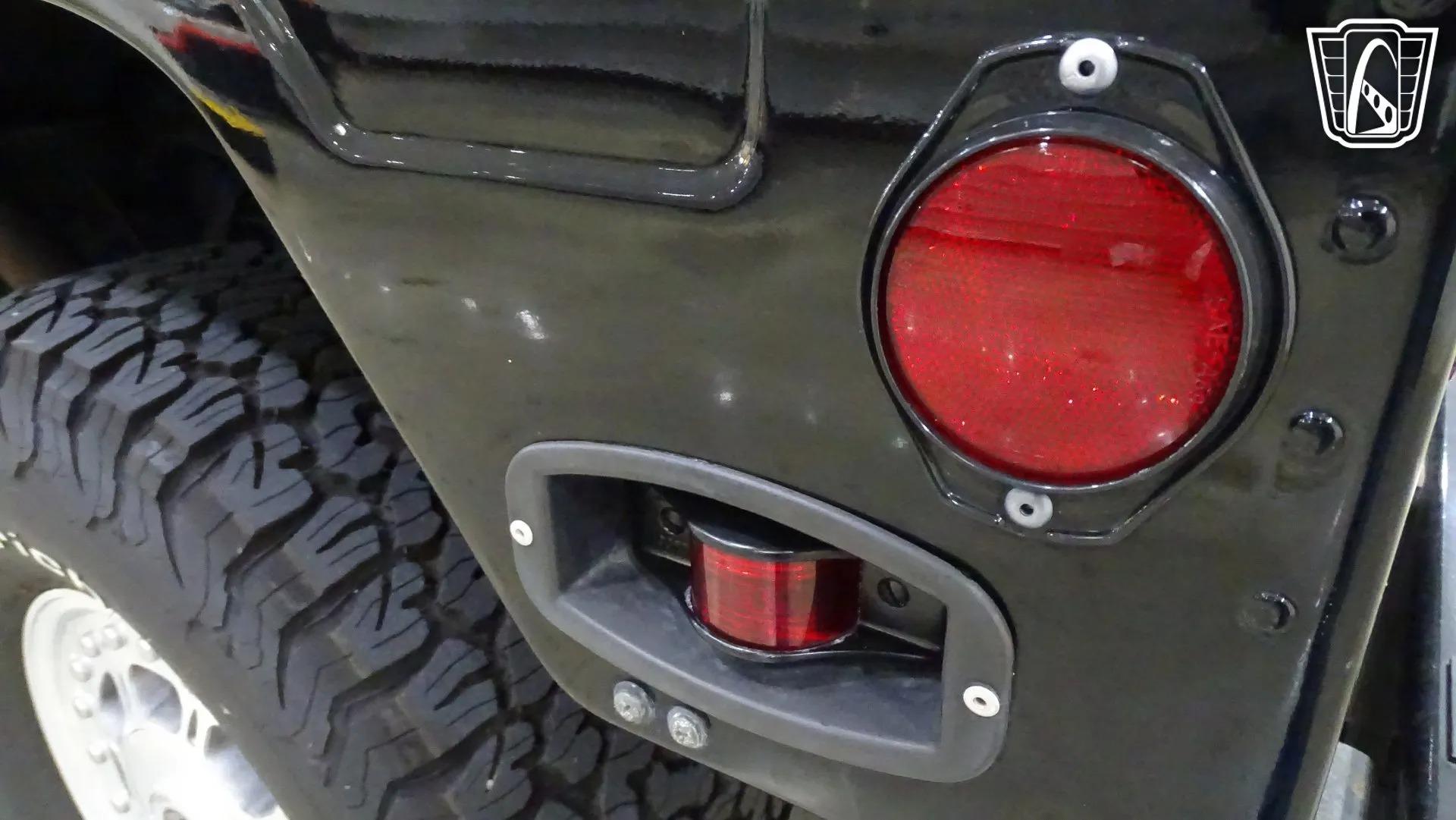 2001 Am General Hummer H1