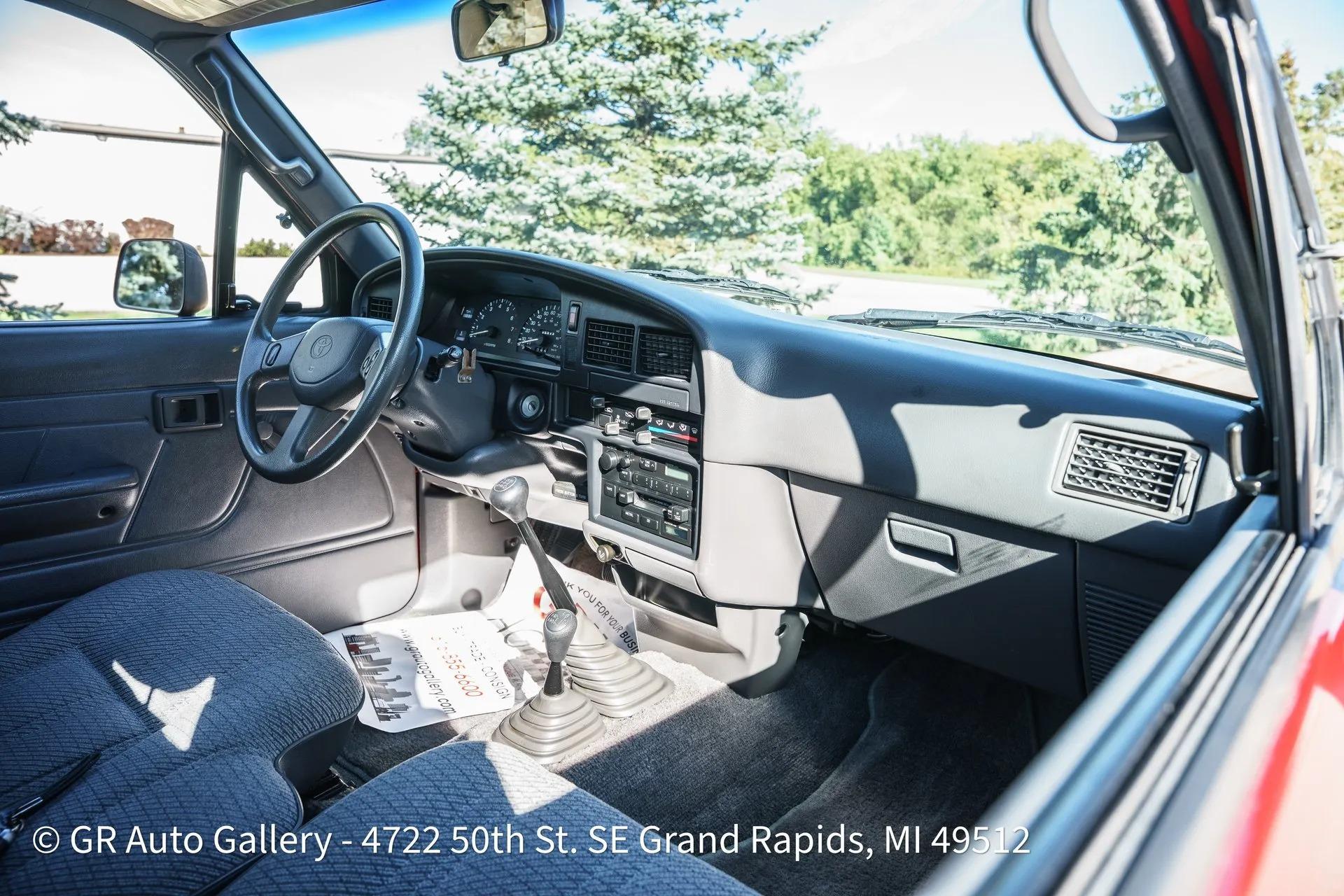 1993 Toyota Pickup Deluxe