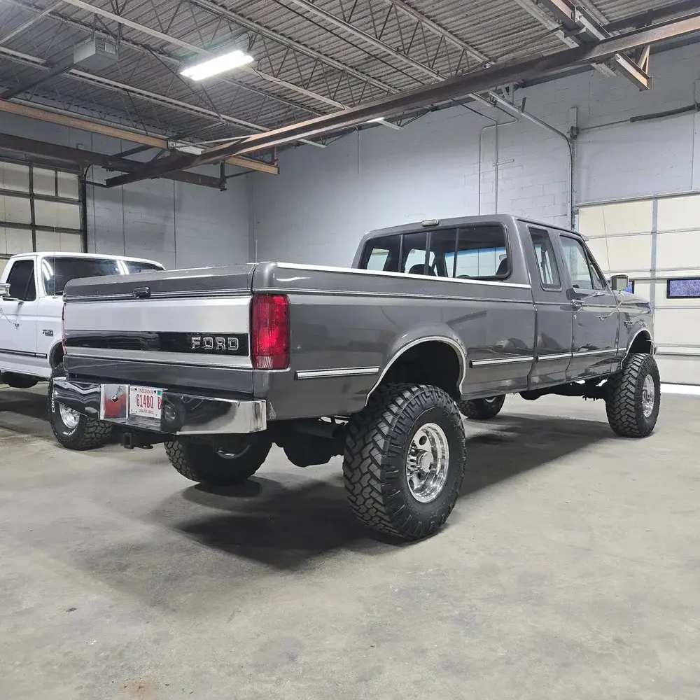 1993 Ford F-250 XLT - 4