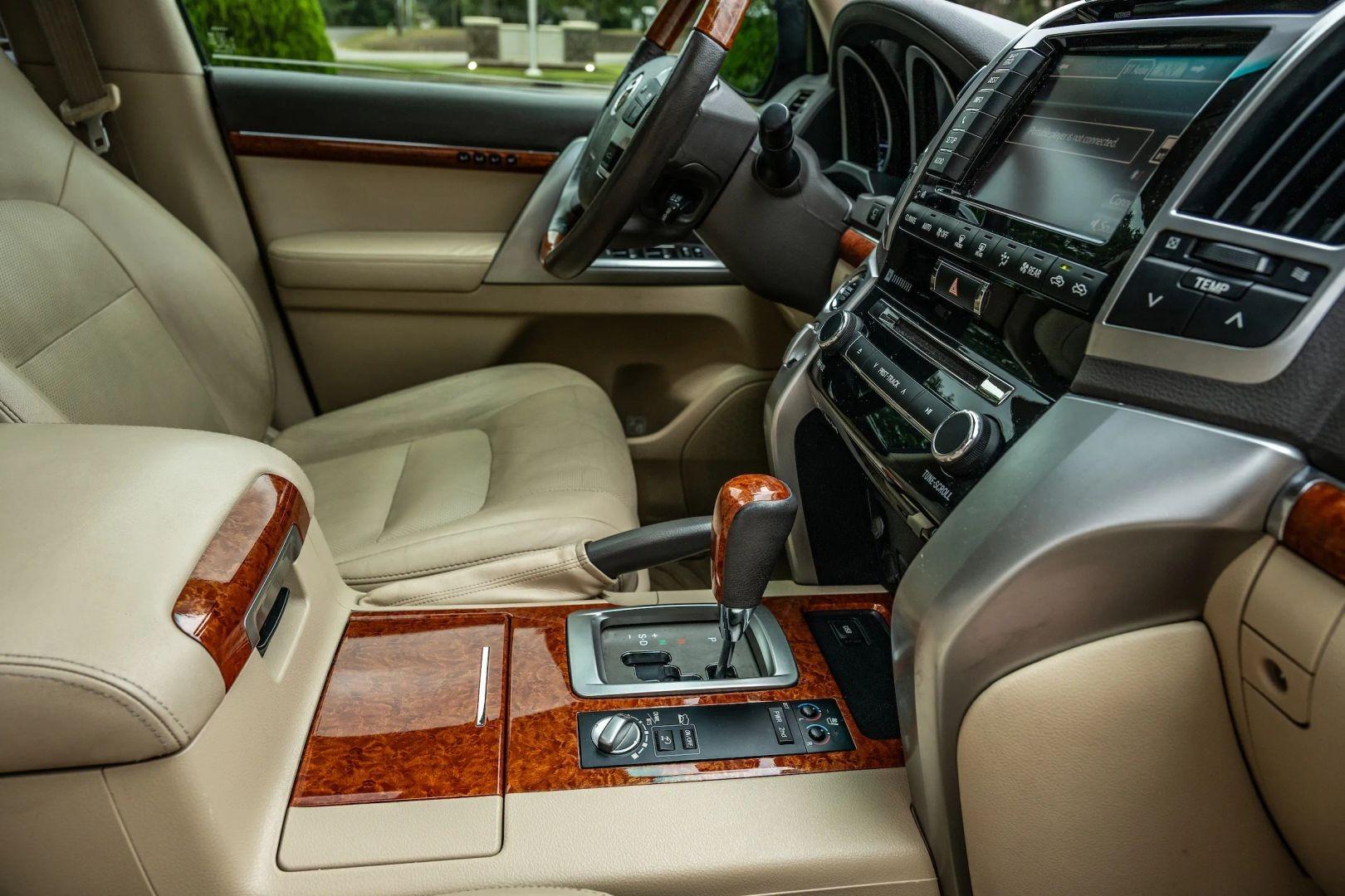 2014 Toyota Land Cruiser