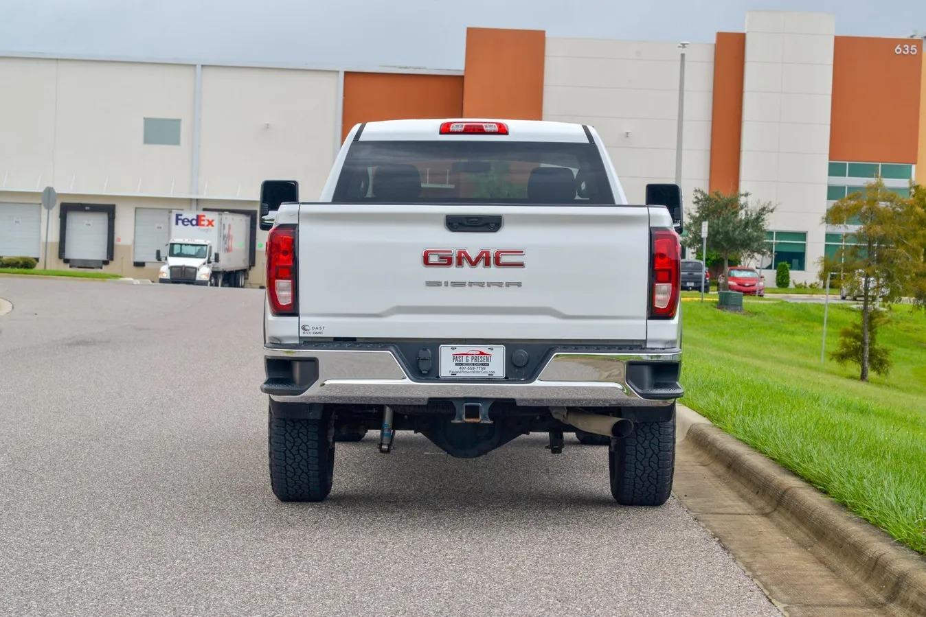2022 GMC Sierra 2500 Pro - 4