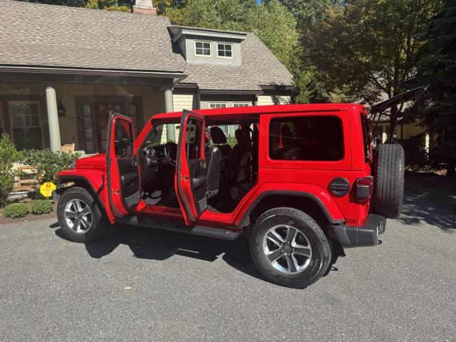 2019 Jeep Wrangler Sahara - 3