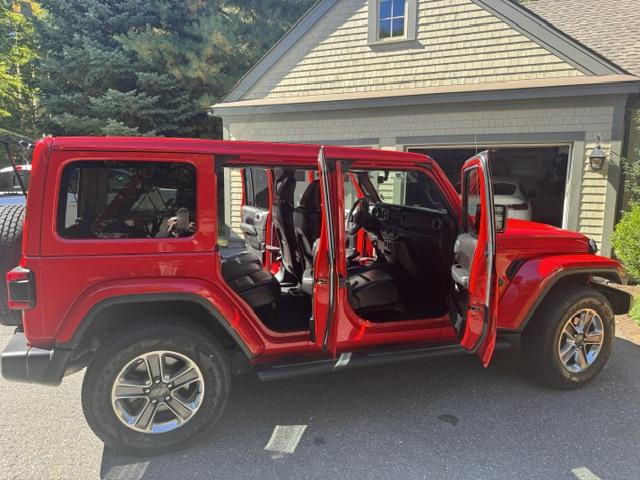 2019 Jeep Wrangler Sahara - 4