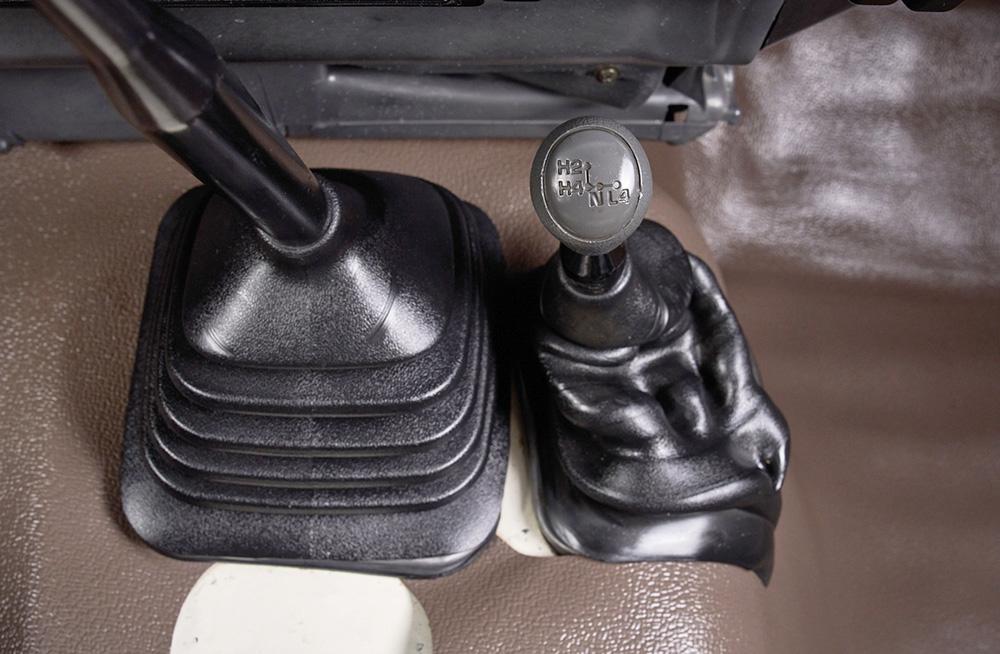 1989 Toyota Land Cruiser HZJ79/FJ62 Hybrid