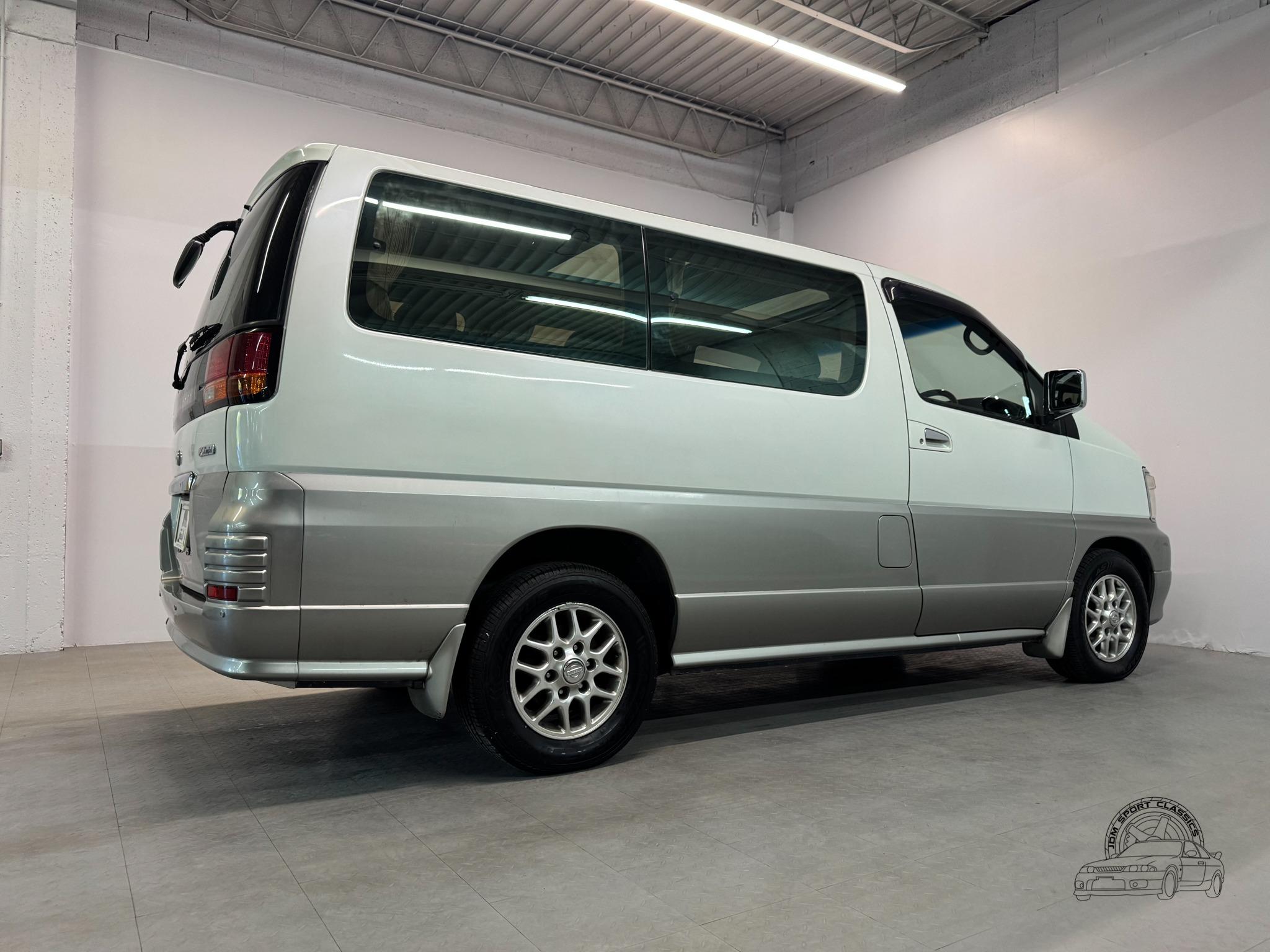 2001 Nissan Elgrand 4WD X Limited - 3
