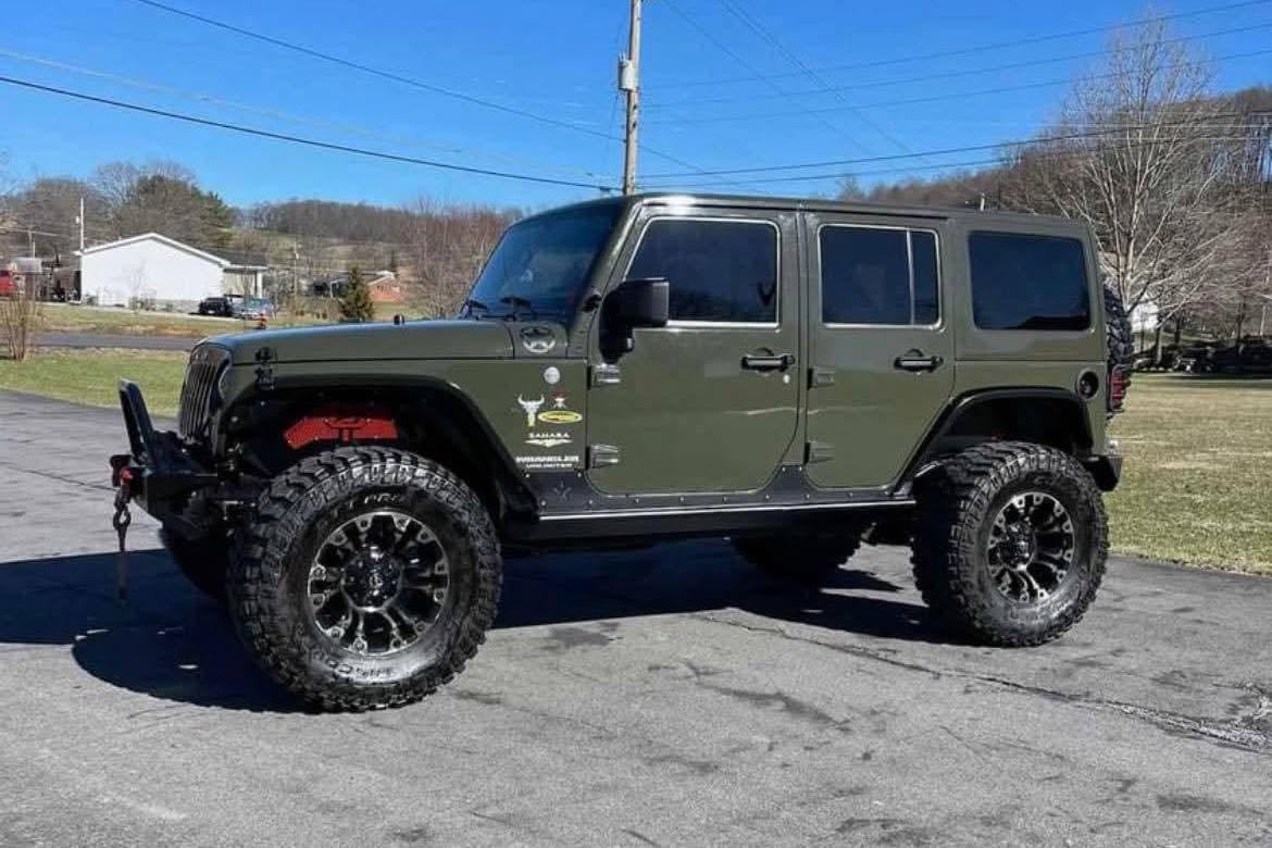 2015 Jeep Wrangler Sahara - 4