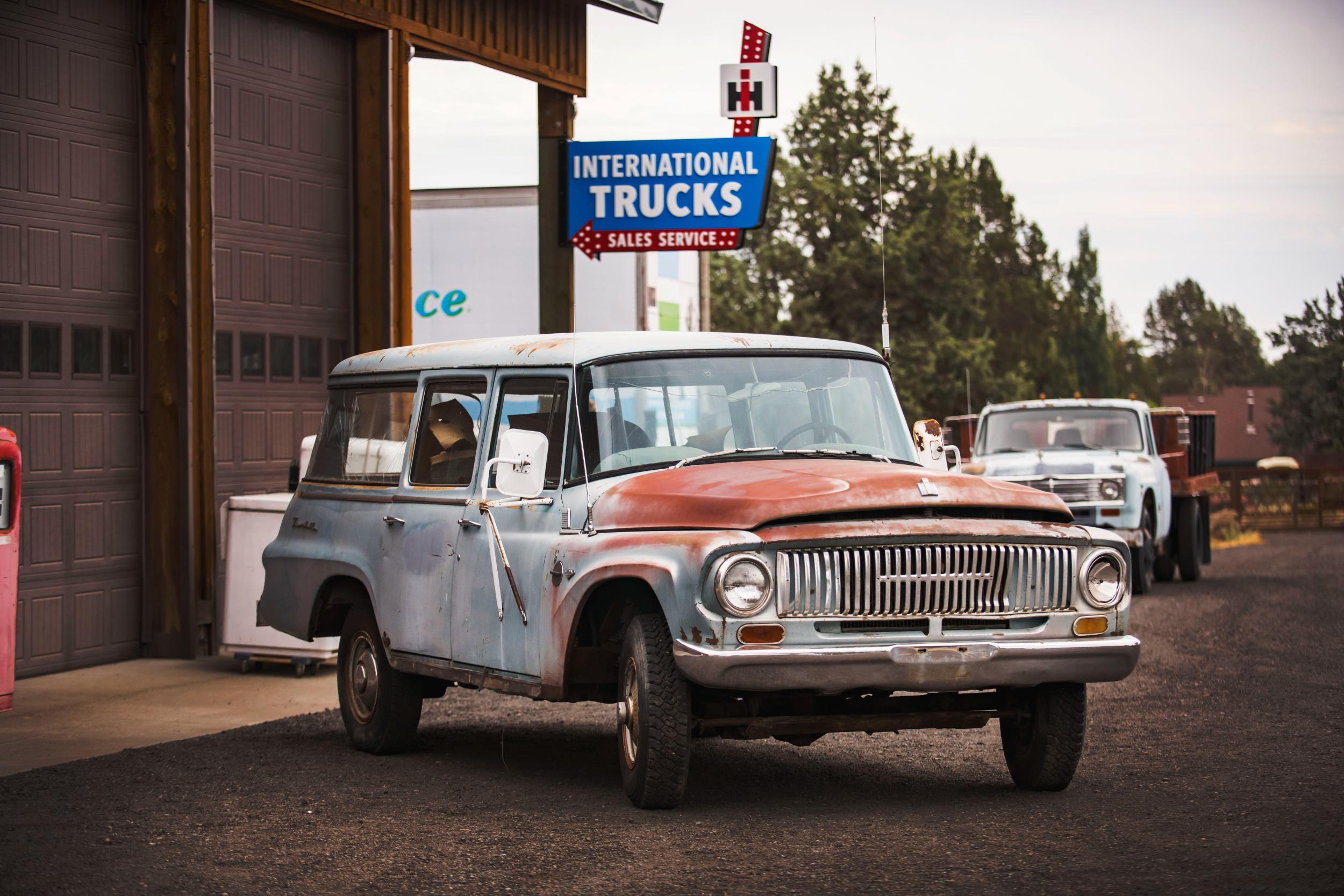 1966 International Travelall 4WD C1100 - 3