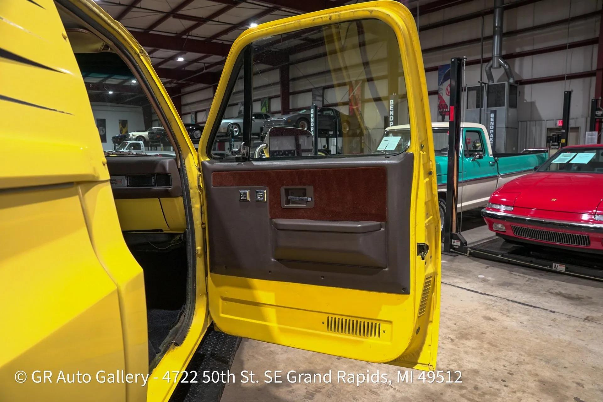 1982 GMC C2500 Classic