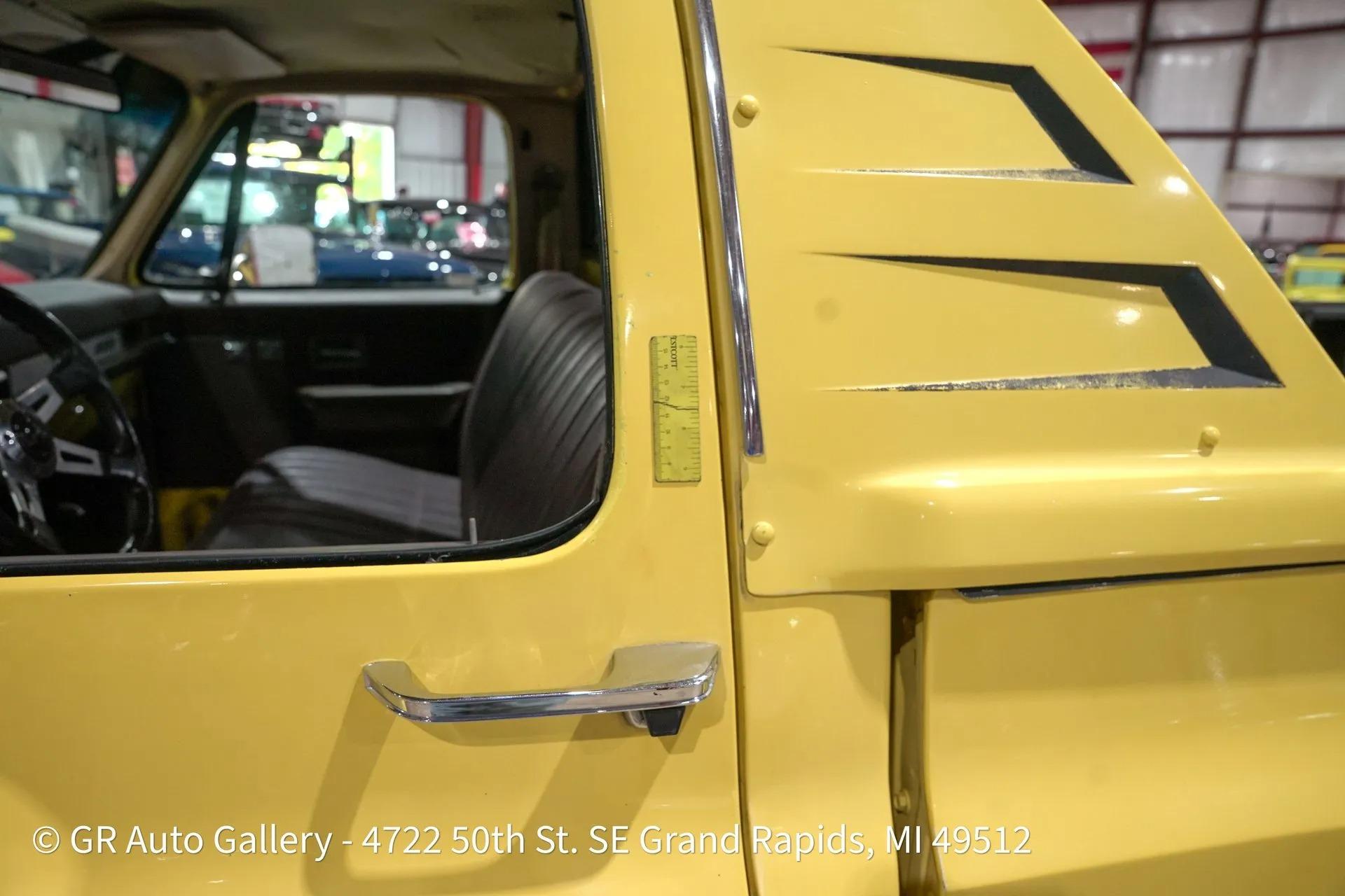 1982 GMC C2500 Classic