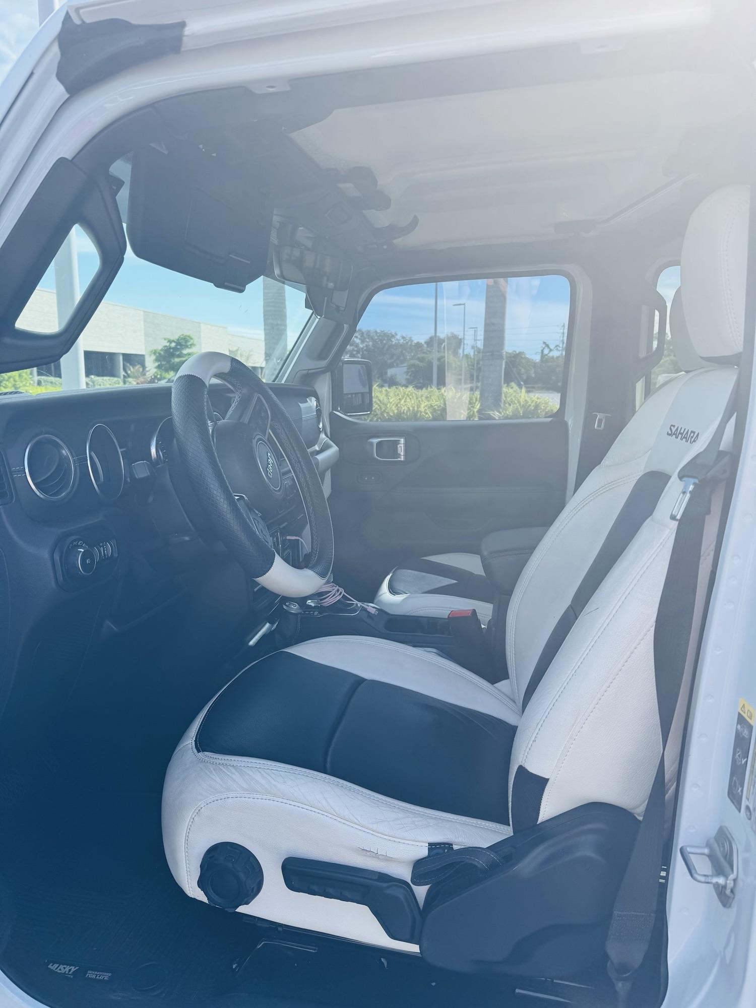 2020 Jeep Wrangler Sahara - 4