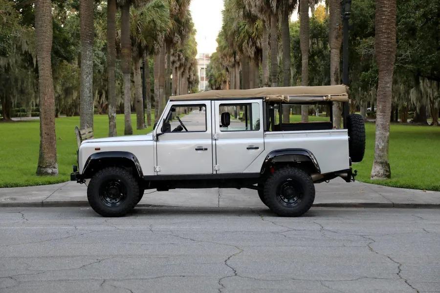 2000 Land Rover Defender 110