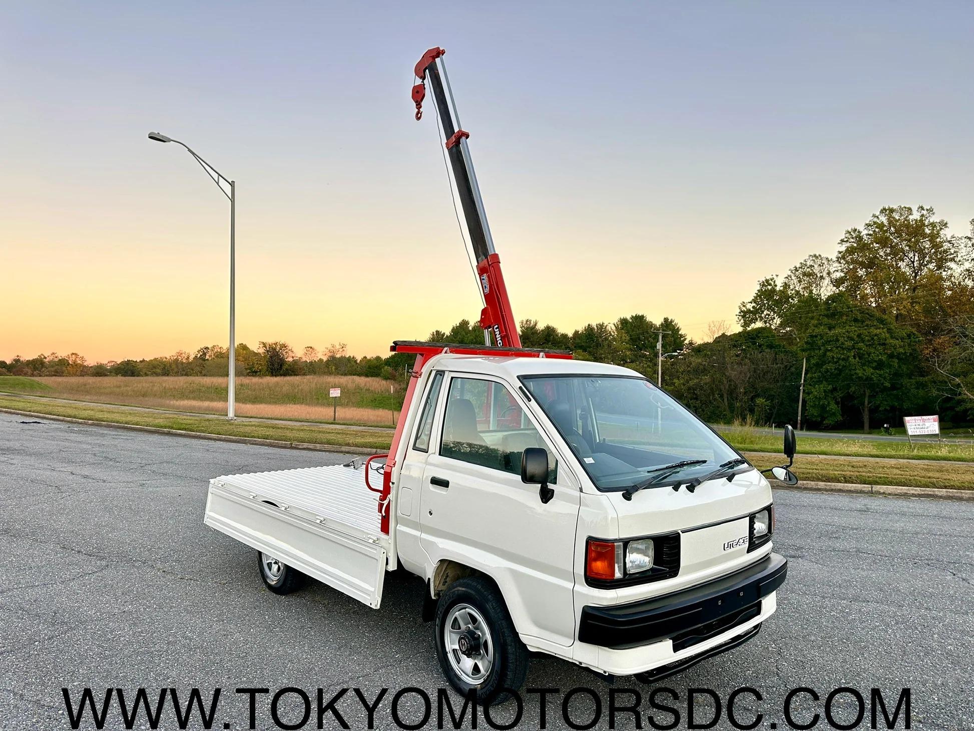 1993 Toyota Liteace Crane Truck