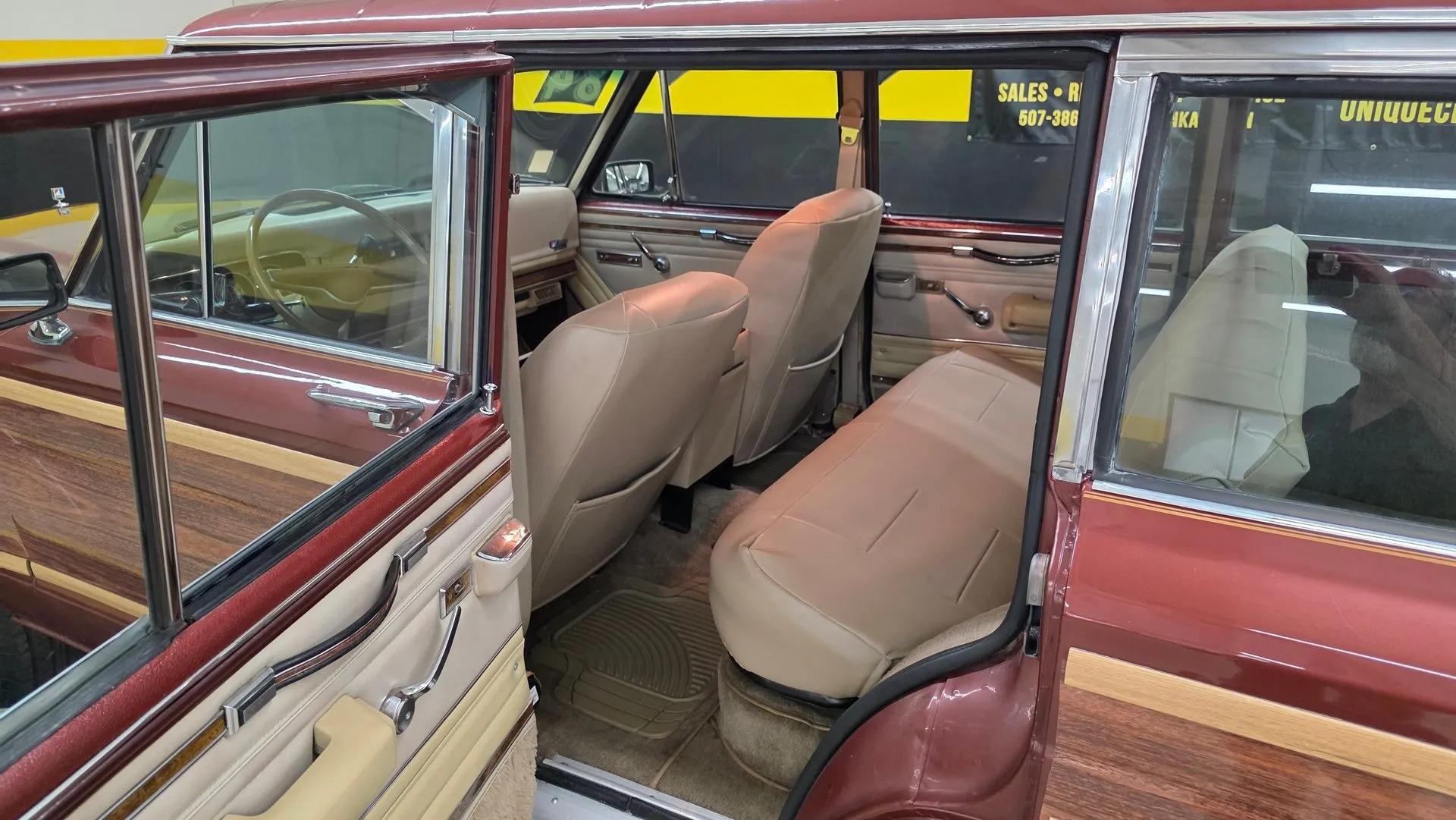 1984 Jeep Grand Wagoneer
