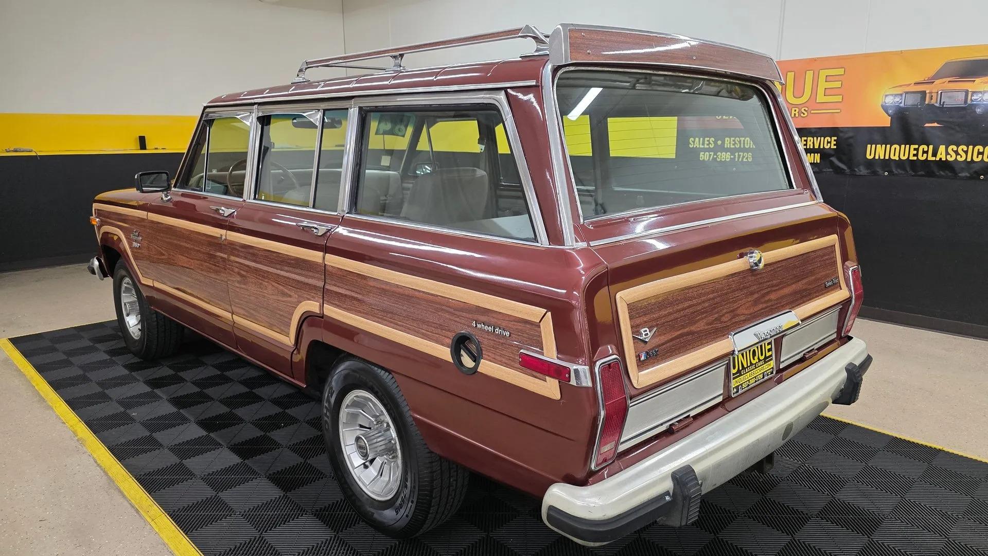 1984 Jeep Grand Wagoneer