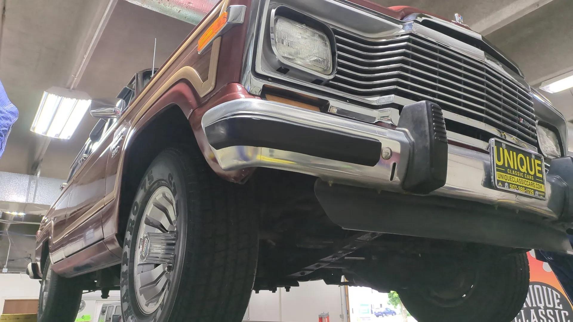 1984 Jeep Grand Wagoneer