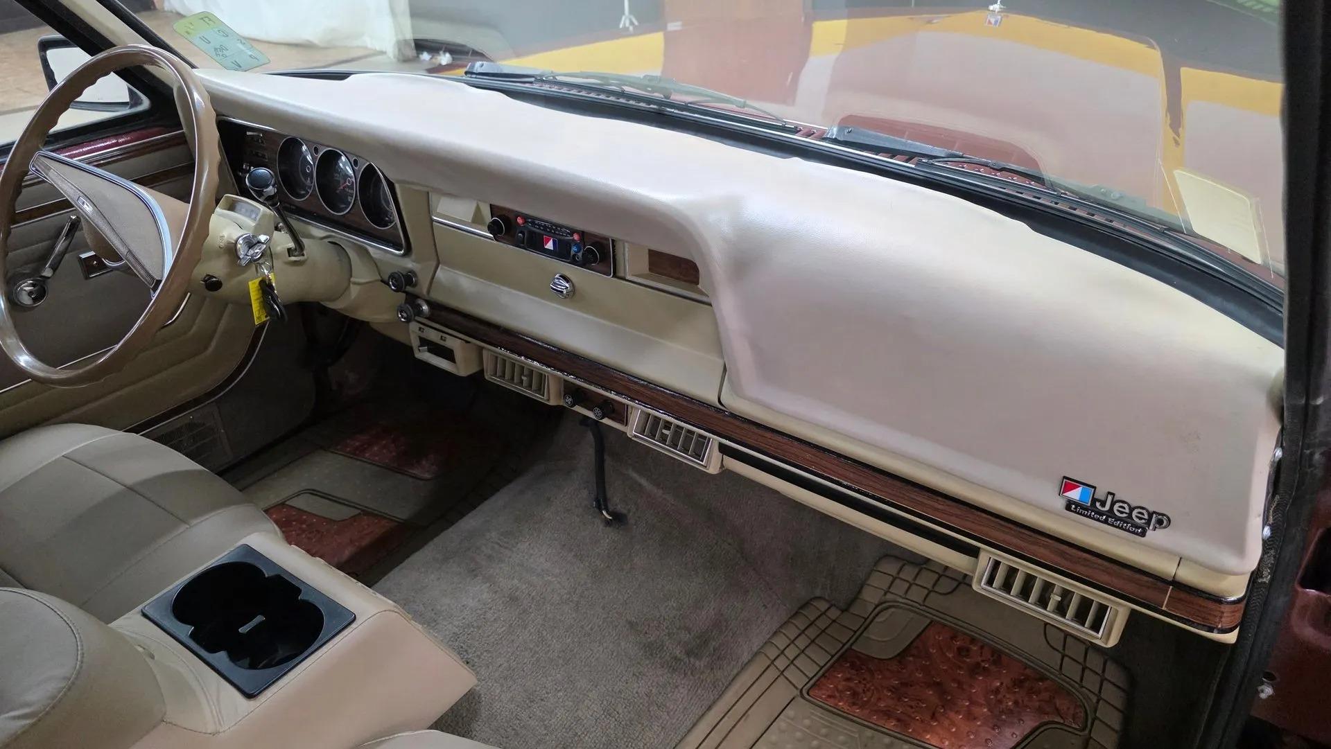 1984 Jeep Grand Wagoneer