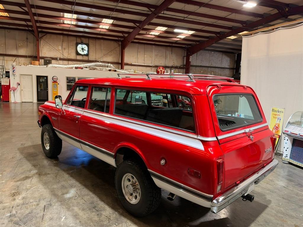 1972 Chevrolet Suburban K20 Custom Deluxe 4x4