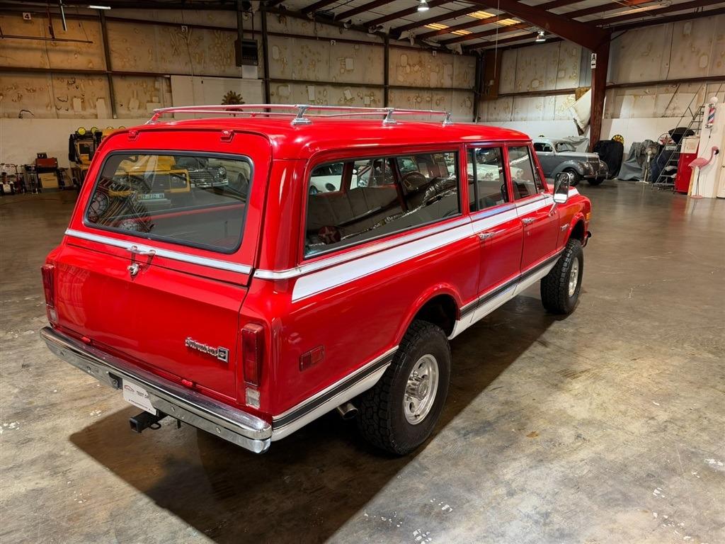 1972 Chevrolet Suburban K20 Custom Deluxe 4x4