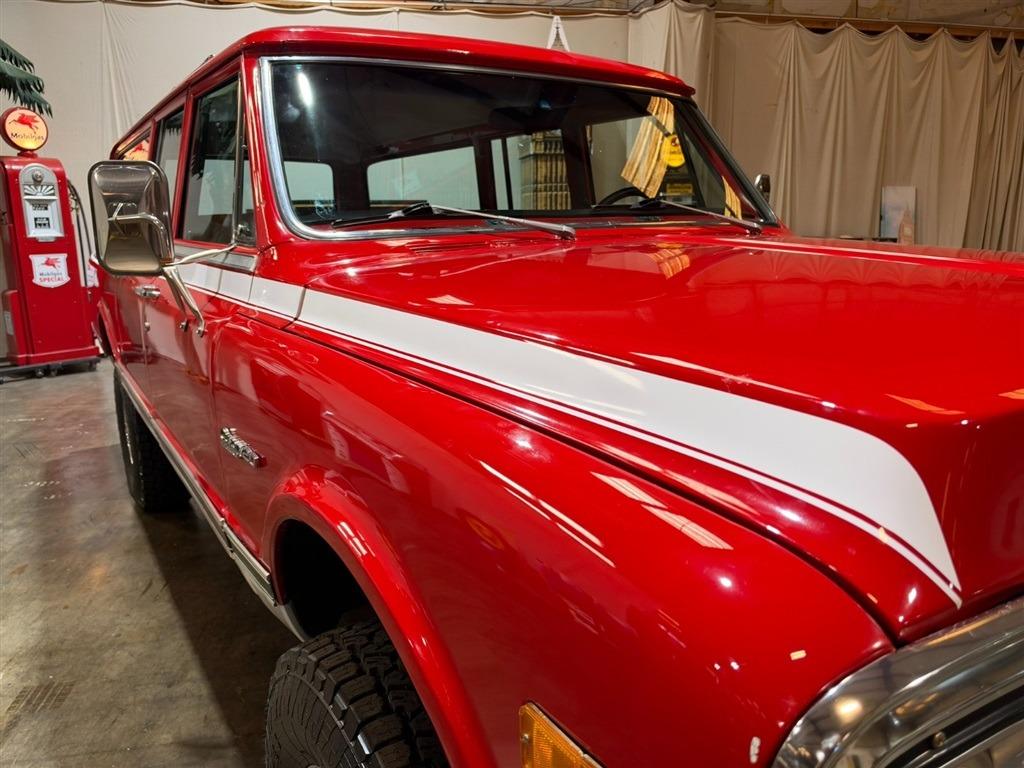 1972 Chevrolet Suburban K20 Custom Deluxe 4x4