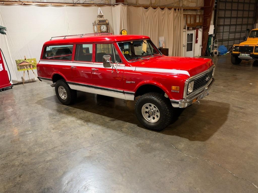 1972 Chevrolet Suburban K20 Custom Deluxe 4x4 - 4