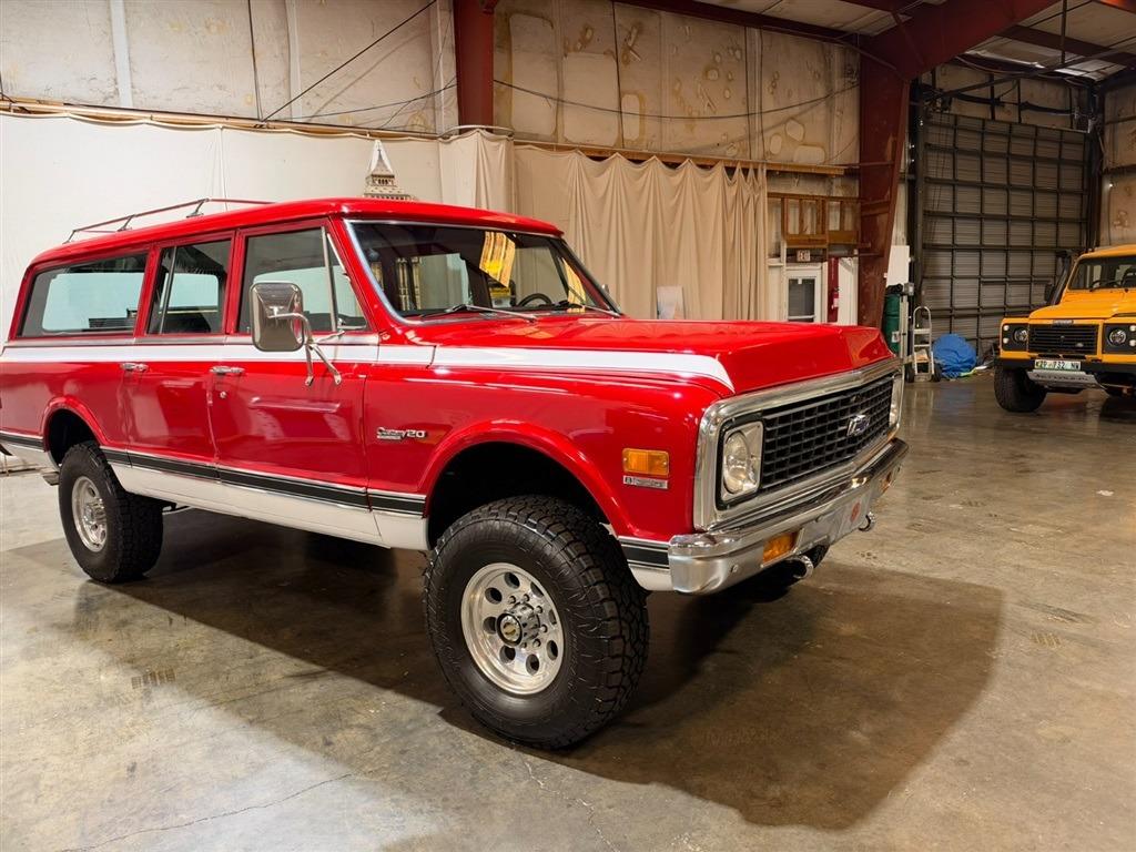 1972 Chevrolet Suburban K20 Custom Deluxe 4x4