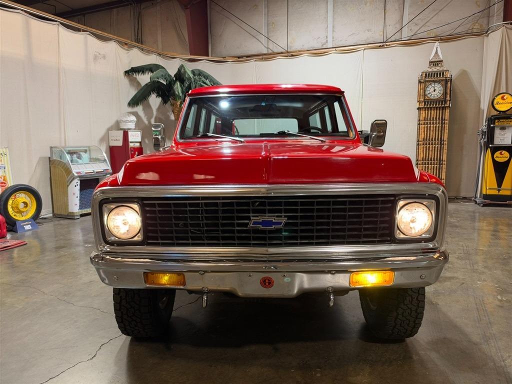 1972 Chevrolet Suburban K20 Custom Deluxe 4x4