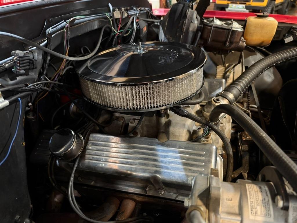1972 Chevrolet Suburban K20 Custom Deluxe 4x4