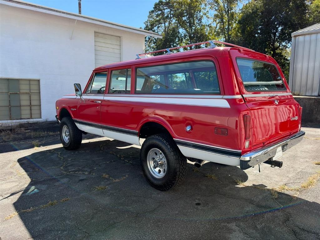 1972 Chevrolet Suburban K20 Custom Deluxe 4x4