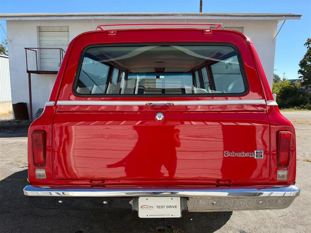 1972 Chevrolet Suburban K20 Custom Deluxe 4x4