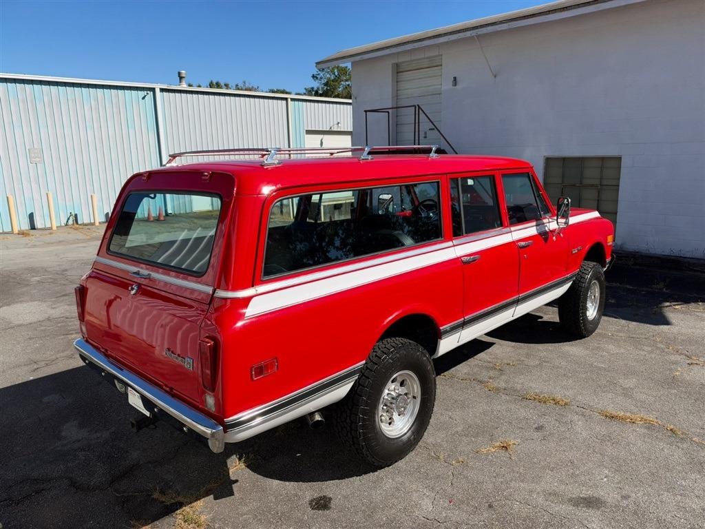 1972 Chevrolet Suburban K20 Custom Deluxe 4x4