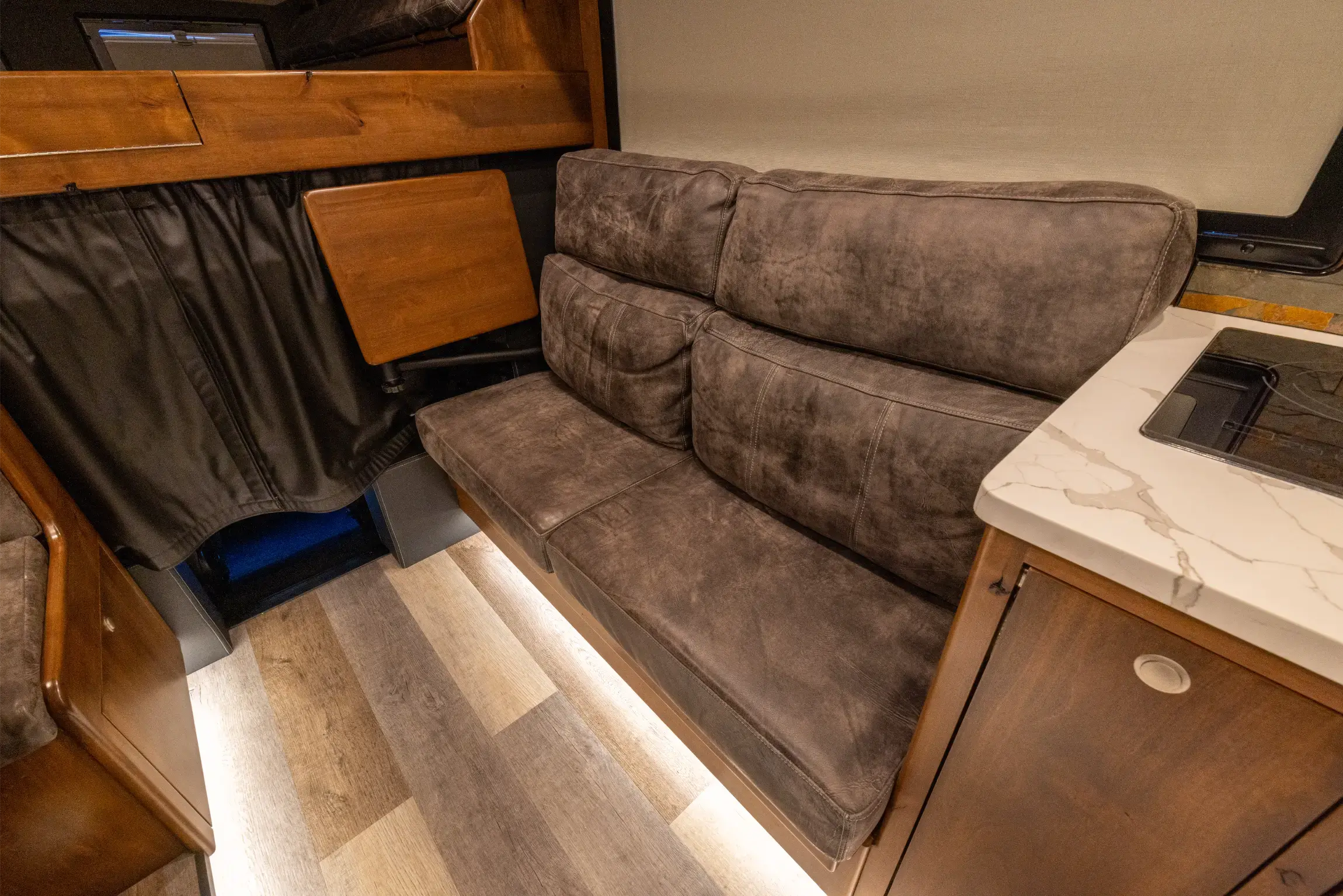 2019 EarthRoamer XV-LTS 234