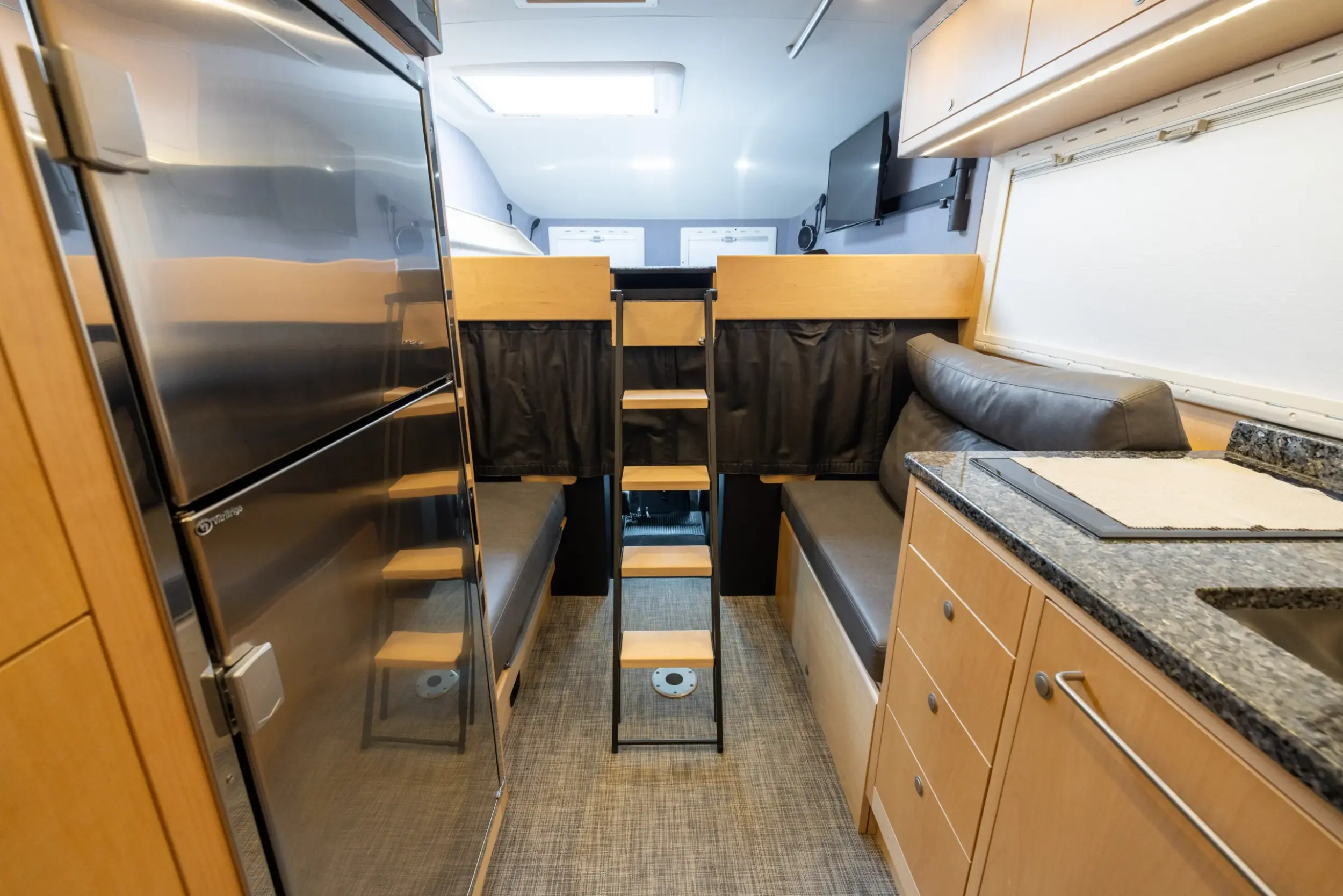 2016 EarthRoamer XV-LTS 157