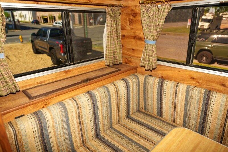1986 Ford F-350 Pickup Camper